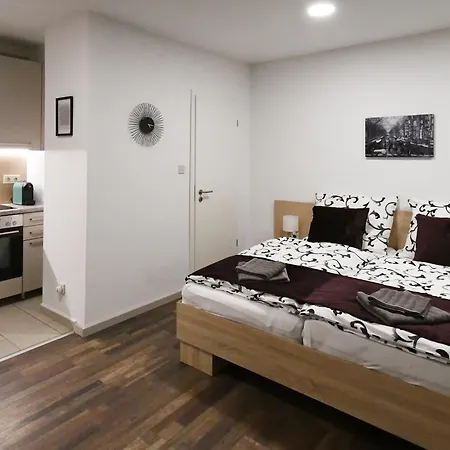 2 Apartment *